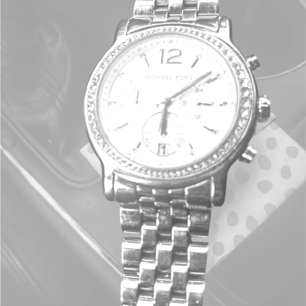 Michael Kors Silver Crystal Accent Stainless Steel Chronograph unisex - Picture 5 of 5